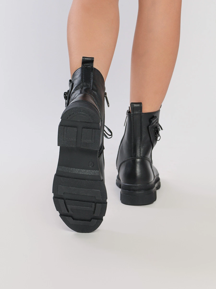 Ботинки-дерби черного цвета с декоративной молнией